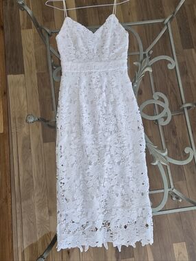 Soprano White Floral Lace Midi Dress